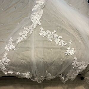 Oleg Cassini Lace Veil